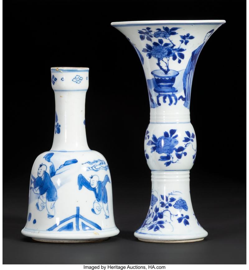 Two Chinese Blue and White Vases - 图2