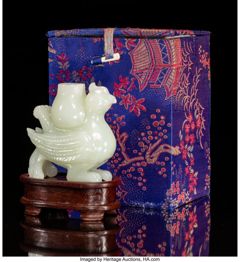 A Chinese Carved Jade Phoenix-Form Vase - 图2