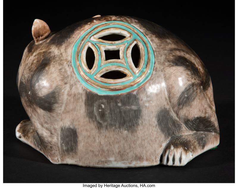 A Chinese Export Enameled and Partial Gilt Cat-Form Night Lantern - 图3