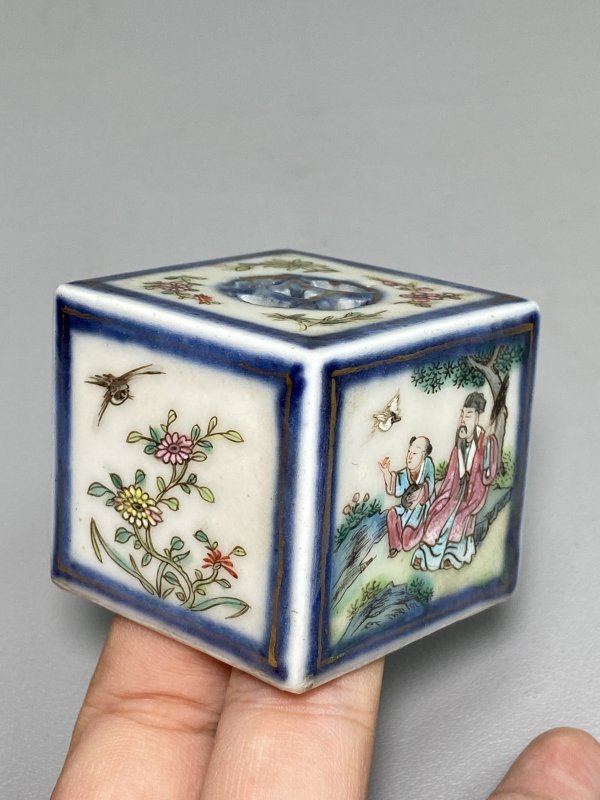 清乾隆 青花粉彩人物花卉纹糊斗 - 图15