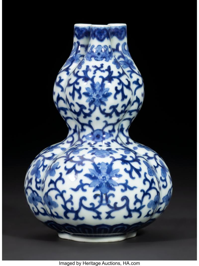 A Chinese Blue and White Conjoined Double-Gourd Vase