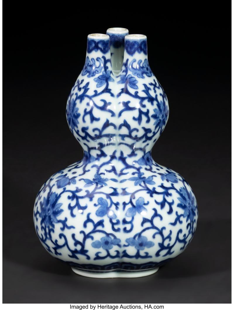 A Chinese Blue and White Conjoined Double-Gourd Vase - 图2