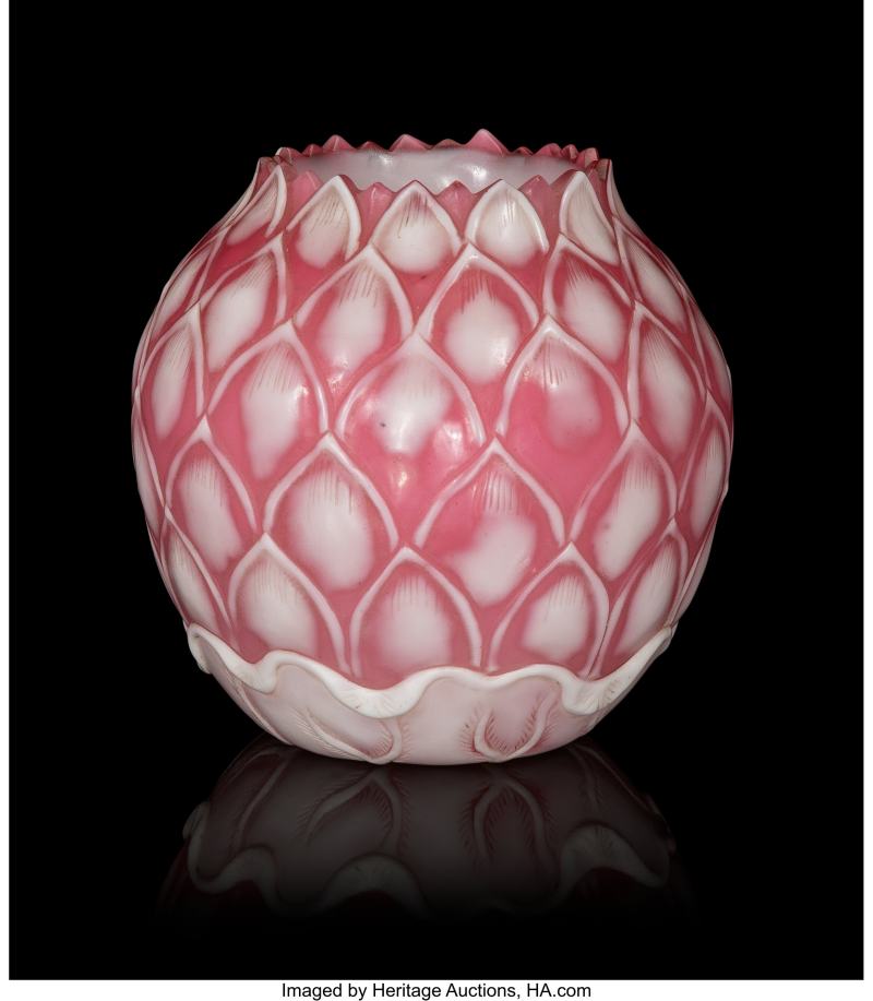 A Chinese Peking Glass Pink-Ground and White Overlay 'Lotus' - 图2