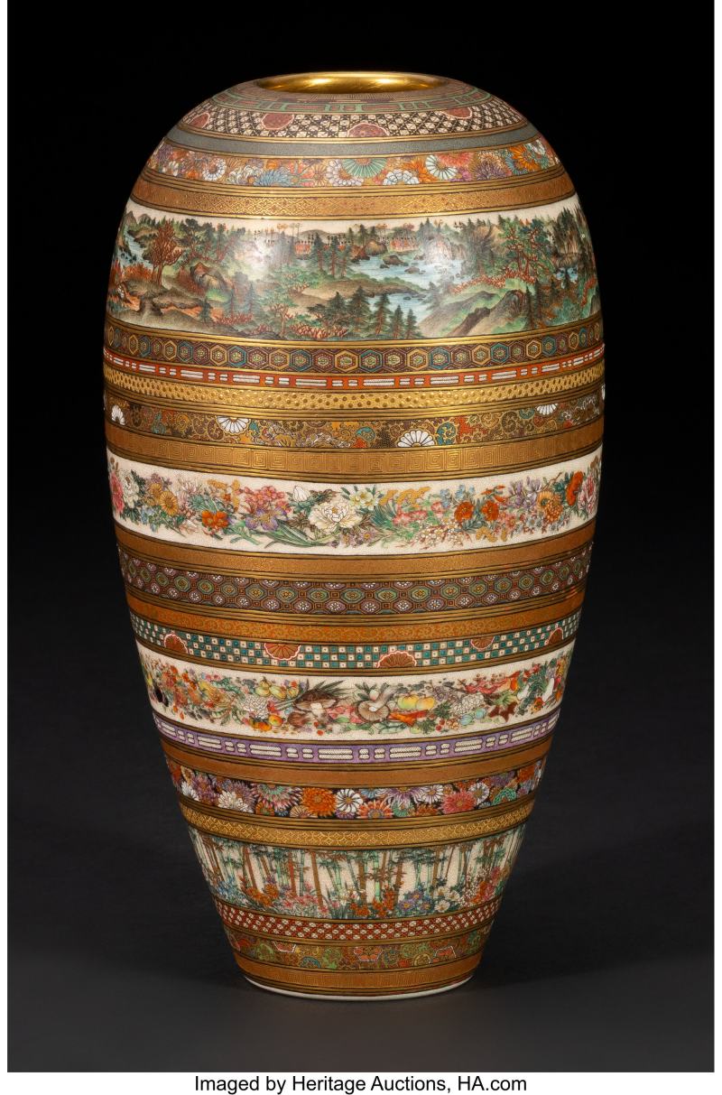 An Exquisite Japanese Satsuma Vase by Okada Jizan - 图3