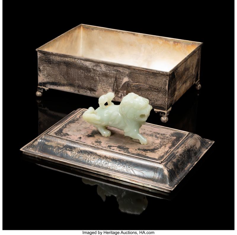 A Chinese Silver Covered Box with a Carved Jade Lion-Form Finial - 图3