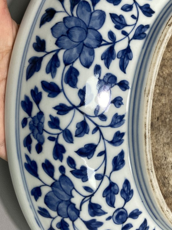 清雍正 青花缠枝莲纹大盘 - 图21