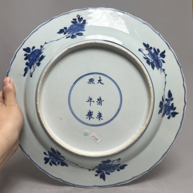 清康熙 青花暗刻花卉纹盘 - 图5