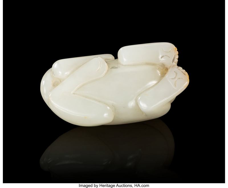 A Chinese Carved Russet Pale Celadon Jade Figure of a Recumbent Animal - 图4