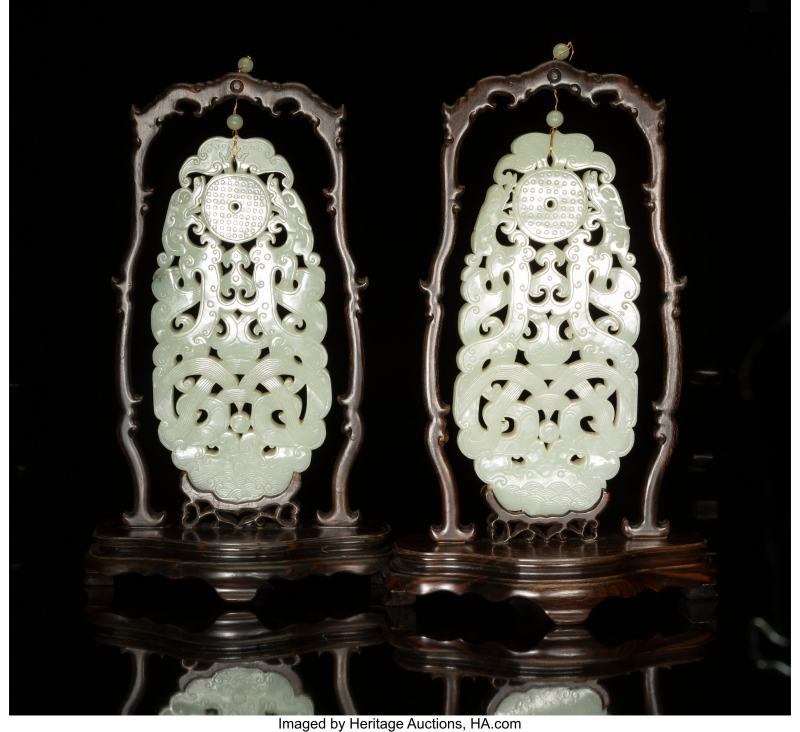 A Pair of Chinese Celadon Jade Hanging Plaques - 图2