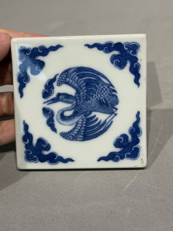 清光绪 青花云鹤八卦纹方盒 - 图6