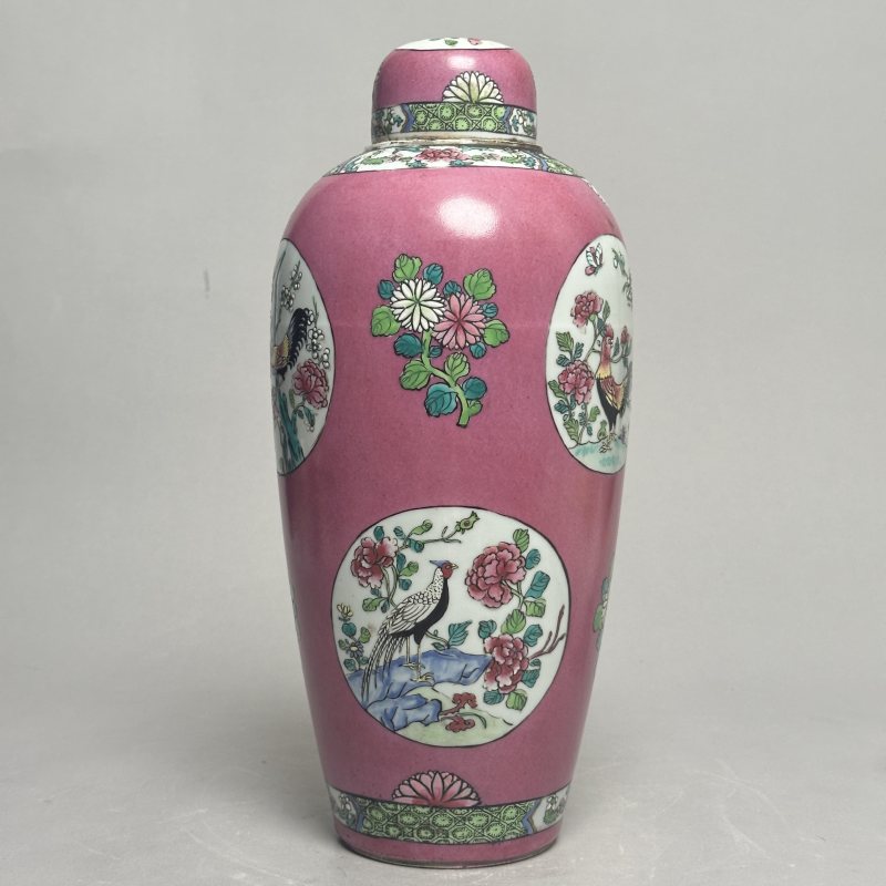 清中期 胭脂红底开光粉彩大吉图萝卜罐 - 图3