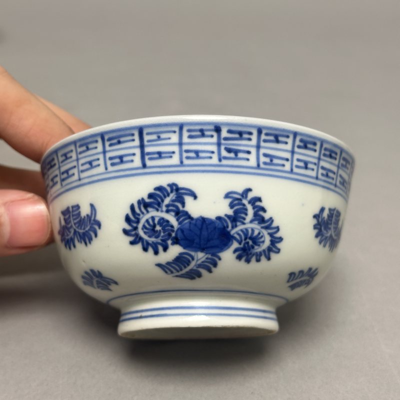 清早期 青花花卉纹碗一对 - 图12