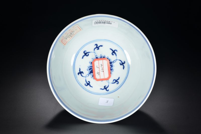清光绪 青花缠枝莲纹碗 - 图6