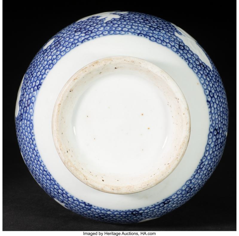 A Chinese Export Blue and White 'Butterflies' Bottle Vase - 图4