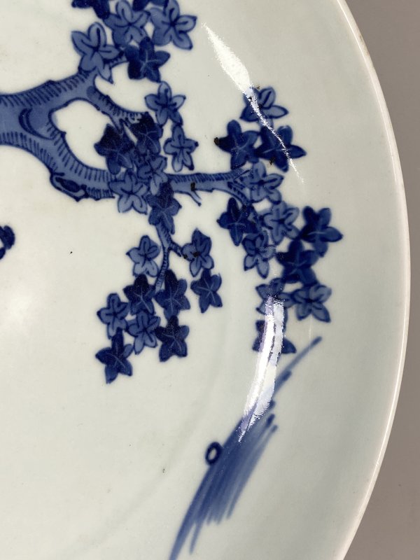 清乾隆 青花釉里红松下高仕大盘 - 图4