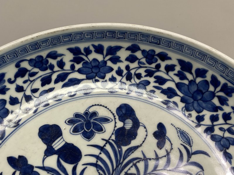 清雍正 青花缠枝莲纹大盘 - 图3