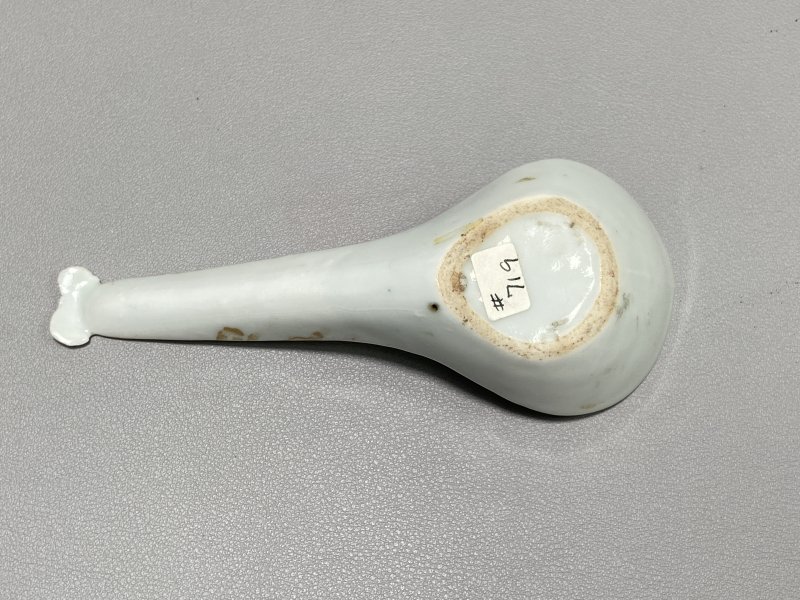 清乾隆 粉彩阳文汤匙 - 图2