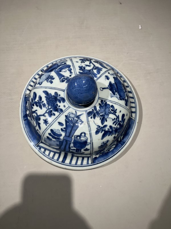 清康熙 青花折枝花卉博古清供图大将军盖罐 - 图10