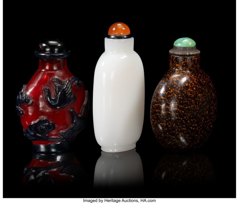 A Group of Three Chinese Glass Snuff Bottles - 图3