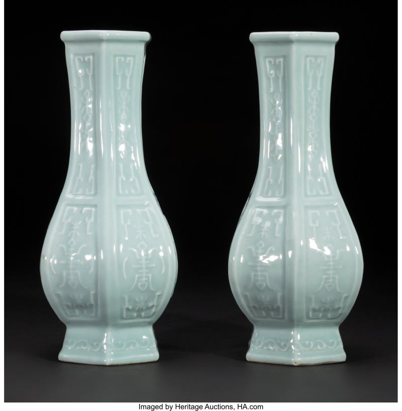 A Pair of Chinese Blue-Glazed Hexagonal Vases - 图2