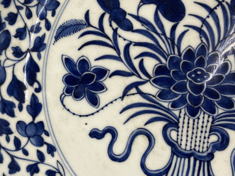 清雍正 青花缠枝莲纹大盘 - 图5
