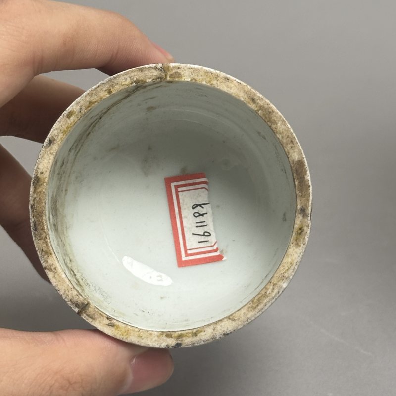 清中期 胭脂红底开光粉彩大吉图萝卜罐 - 图8