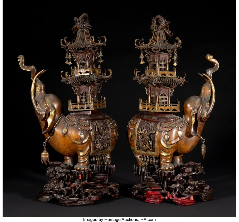 A Pair of Japanese Gilt Bronze Elephant-Form Incense Burners with Fitted Wood Stands - 图3