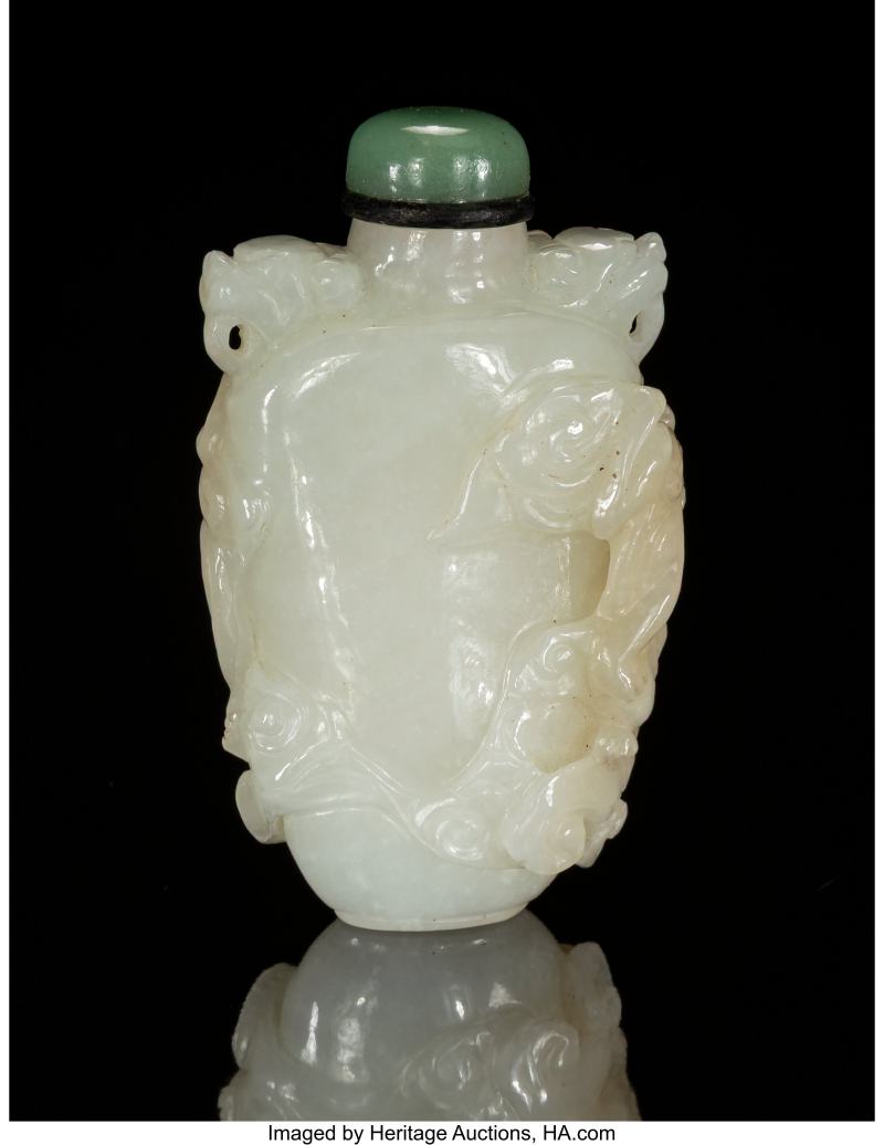 A Chinese Carved Jade Snuff Bottle - 图2