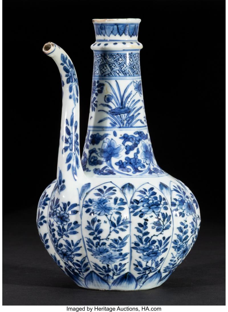 A Chinese Blue and White Kendi - 图2