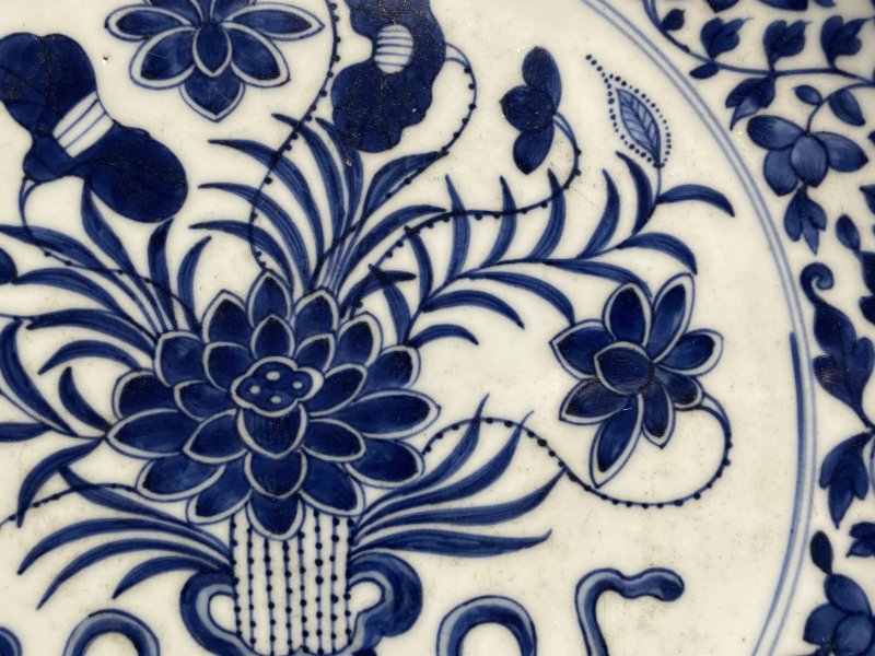 清雍正 青花缠枝莲纹大盘 - 图6
