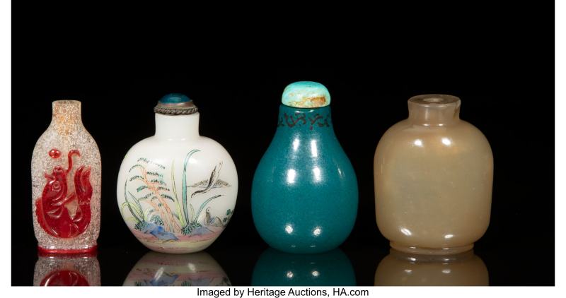 A Group of Four Chinese Glass Snuff Bottles - 图2
