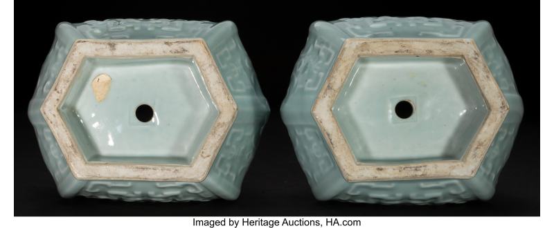 A Pair of Chinese Blue-Glazed Hexagonal Vases - 图4
