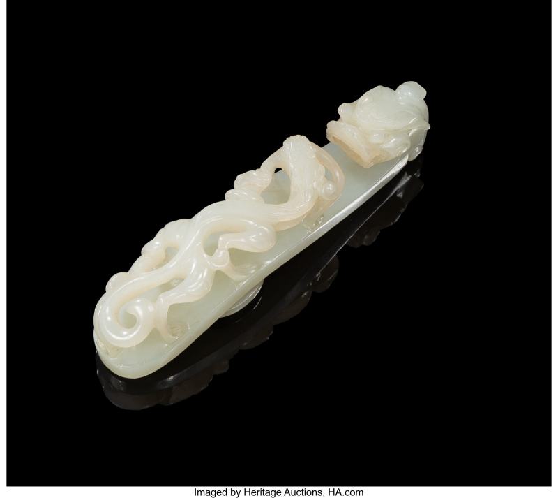 A Chinese Carved Pale Celadon Jade Dragon Belt Hook - 图2