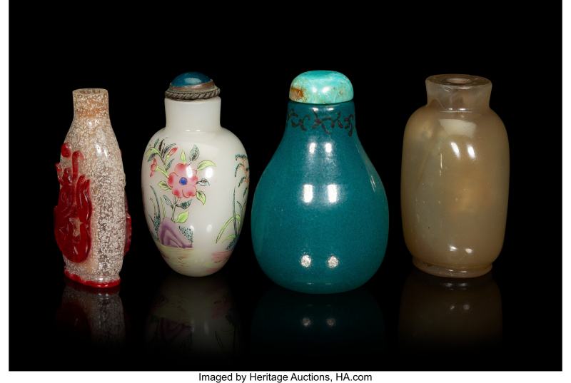 A Group of Four Chinese Glass Snuff Bottles - 图3