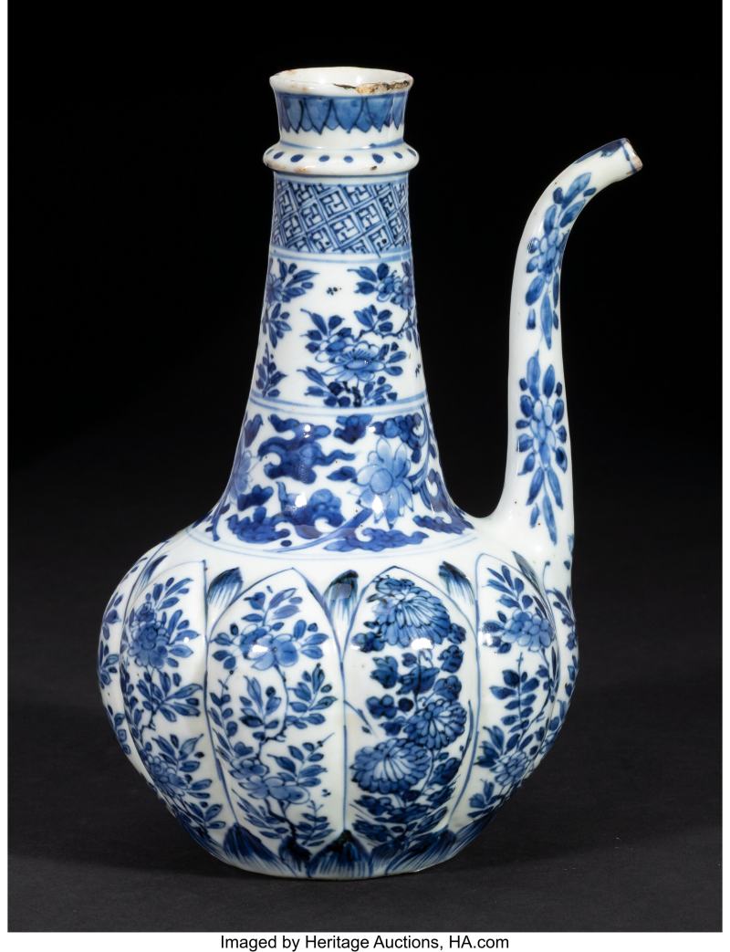 A Chinese Blue and White Kendi - 图3