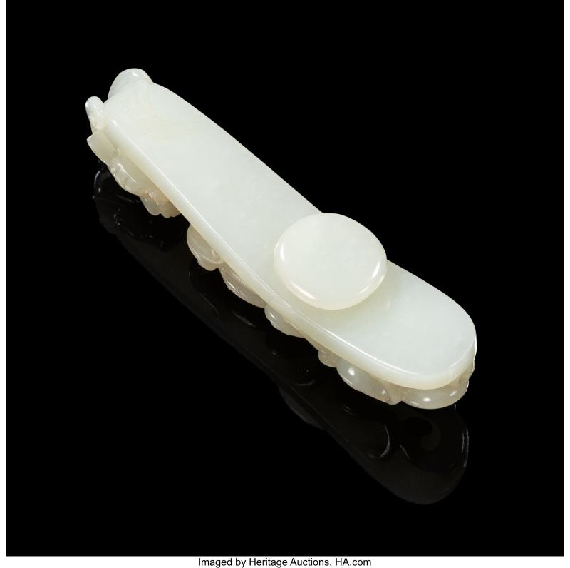 A Chinese Carved Pale Celadon Jade Dragon Belt Hook - 图3