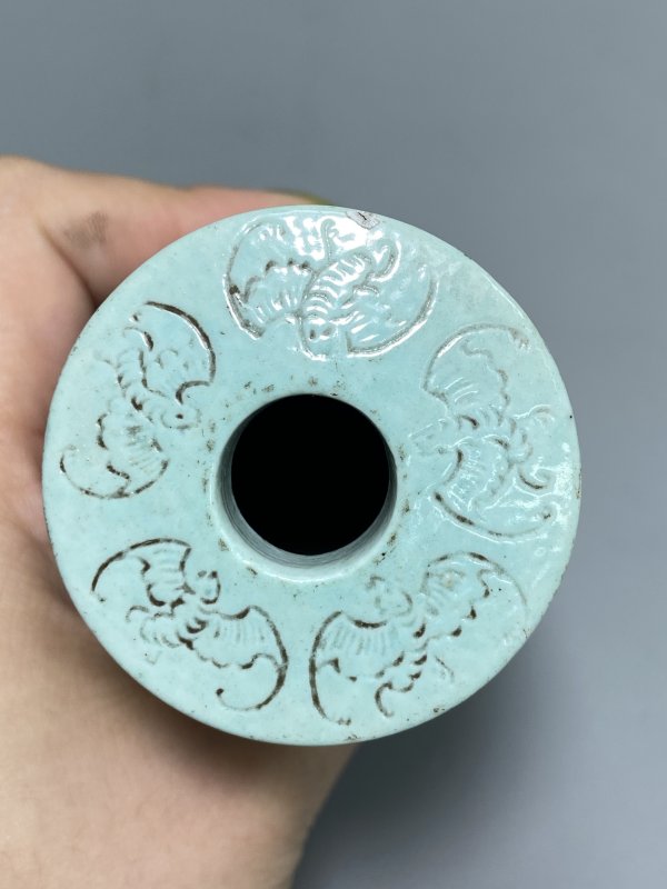 清 雕瓷“英雄独立”小香插 - 图12