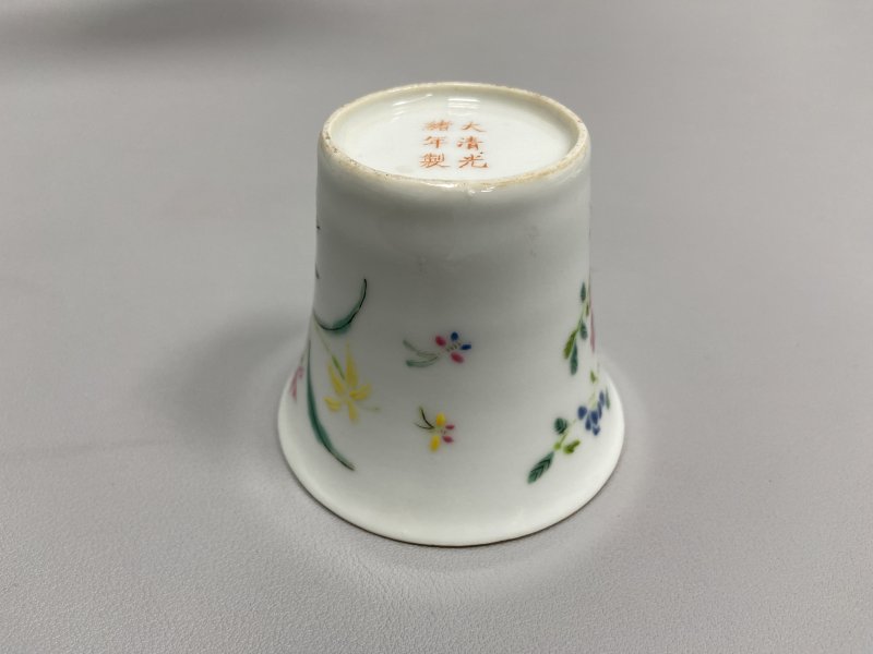 清光绪 粉彩花卉马蹄杯一对 - 图15