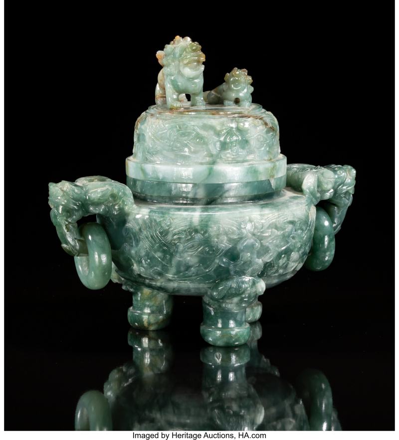 A Chinese Carved Jadeite Tripod Double-Handled Censer with Cover - 图2