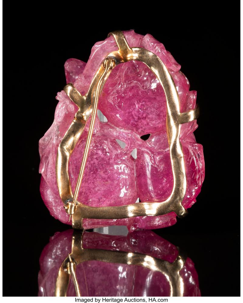 A Gold Mounted Chinese Carved Tourmaline 'Peaches' Brooch - 图2