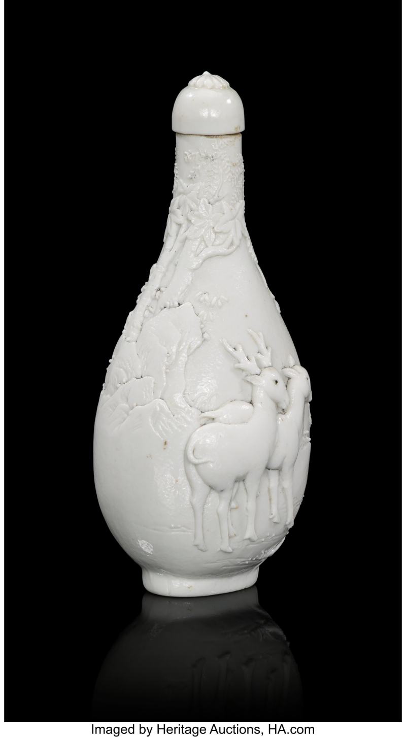 A Chinese Carved and Molded White Porcelain 'Deer' Snuff Bottle - 图3