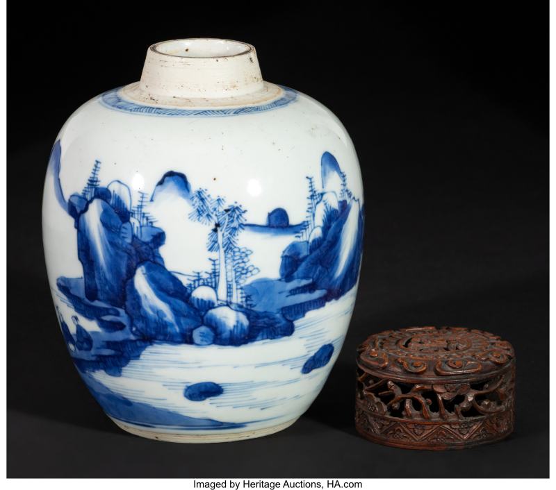A Chinese Blue and White Jarlet with Carved Wood Cover - 图2