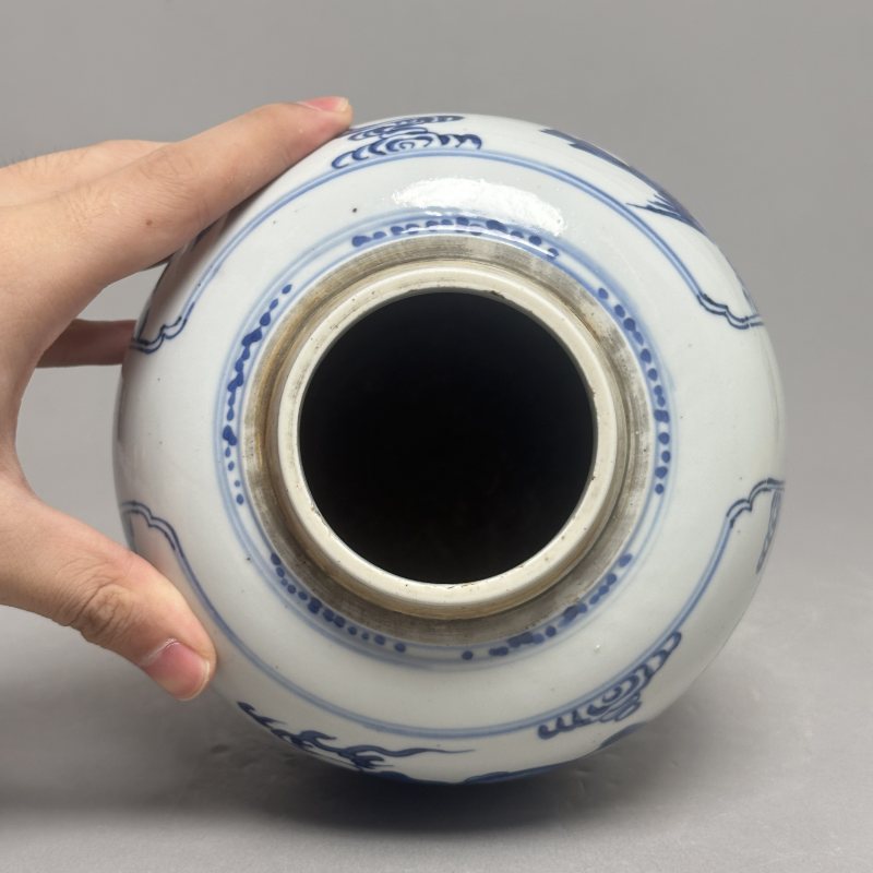 清康熙 青花开光海水瑞兽图罐 - 图5