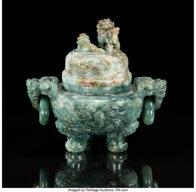 A Chinese Carved Jadeite Tripod Double-Handled Censer with Cover - 图4