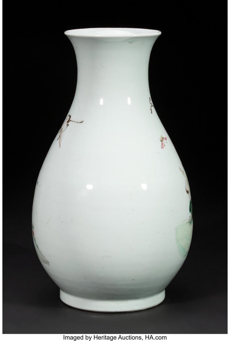 A Chinese Famille Rose Figural Vase - 图4
