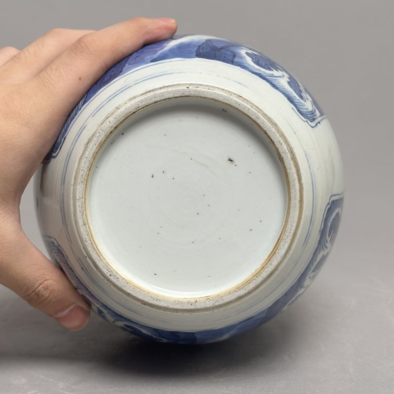 清康熙 青花开光海水瑞兽图罐 - 图6