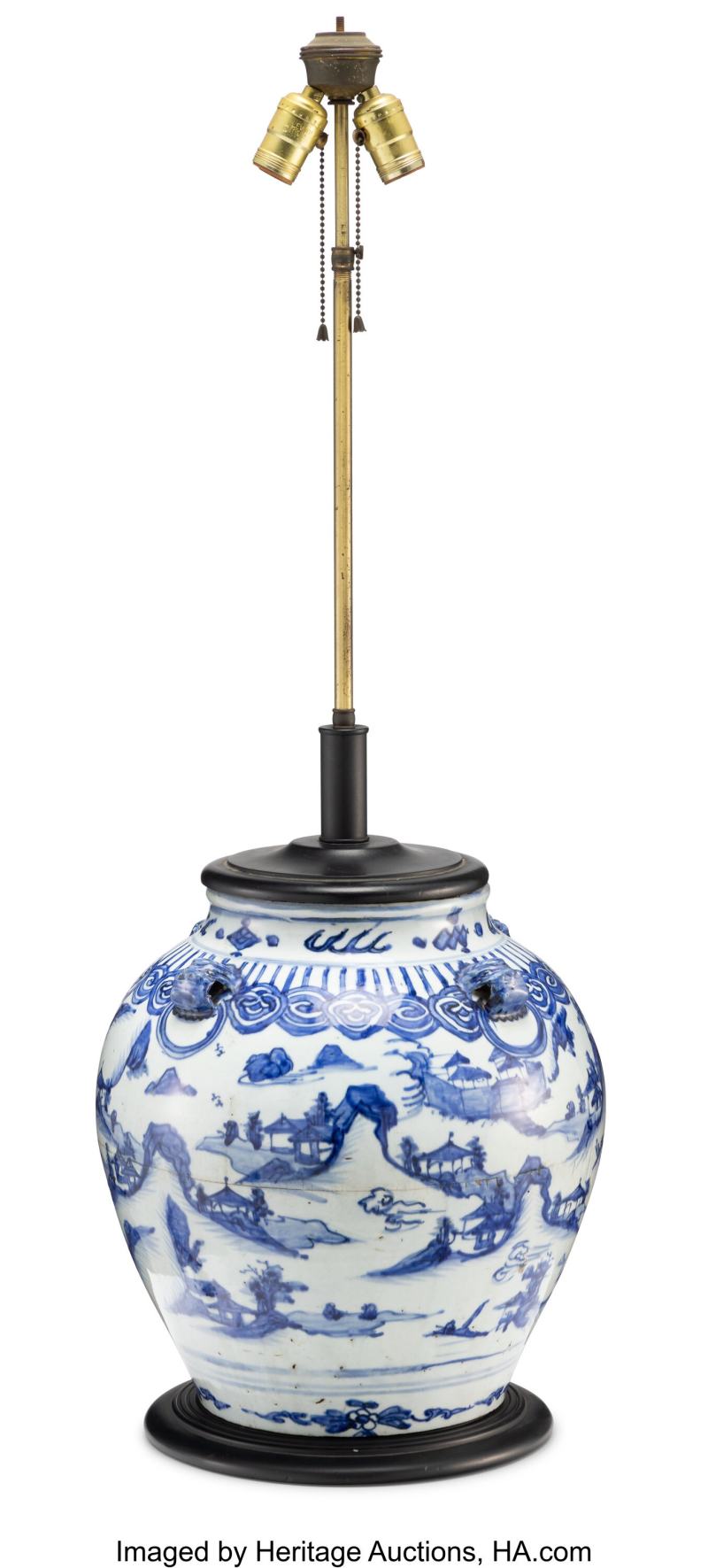 A Large Chinese Blue and White Handled Jar - 图3