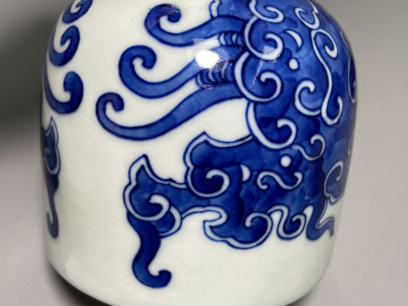 清 青花螭龙纹摇铃尊 - 图15