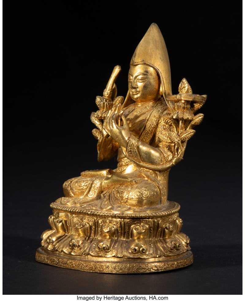 A Sino-Tibetan Gilt Bronze Seated Figure of Je Tsongkhapa - 图2