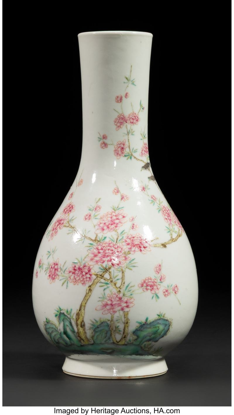 A Chinese Famille Rose Long-Neck Vase